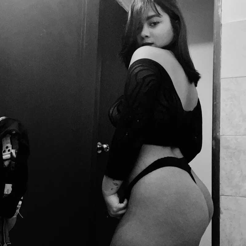 Nyla_Petite — FansOnlyX creator profile