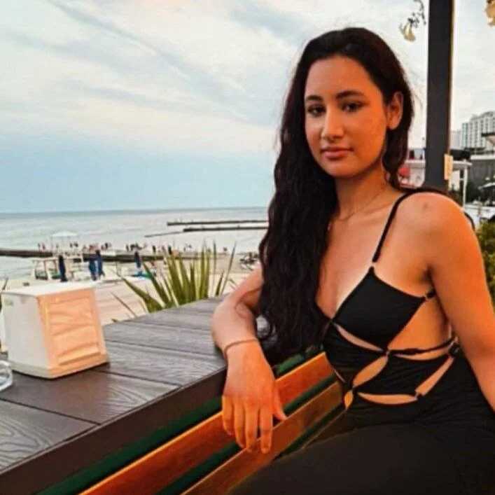 Anfisa_001 — FansOnlyX creator profile