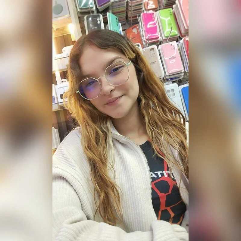 MADDY-22 — FansOnlyX creator profile