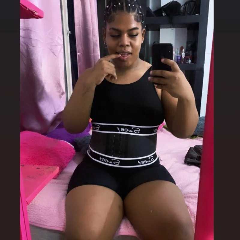 zoe_rosse4 — FansOnlyX creator profile
