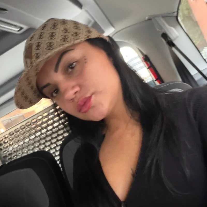 Val_velvett — FansOnlyX creator profile