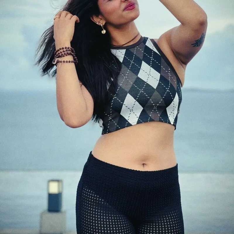 Shivani_hot1 — FansOnlyX creator profile