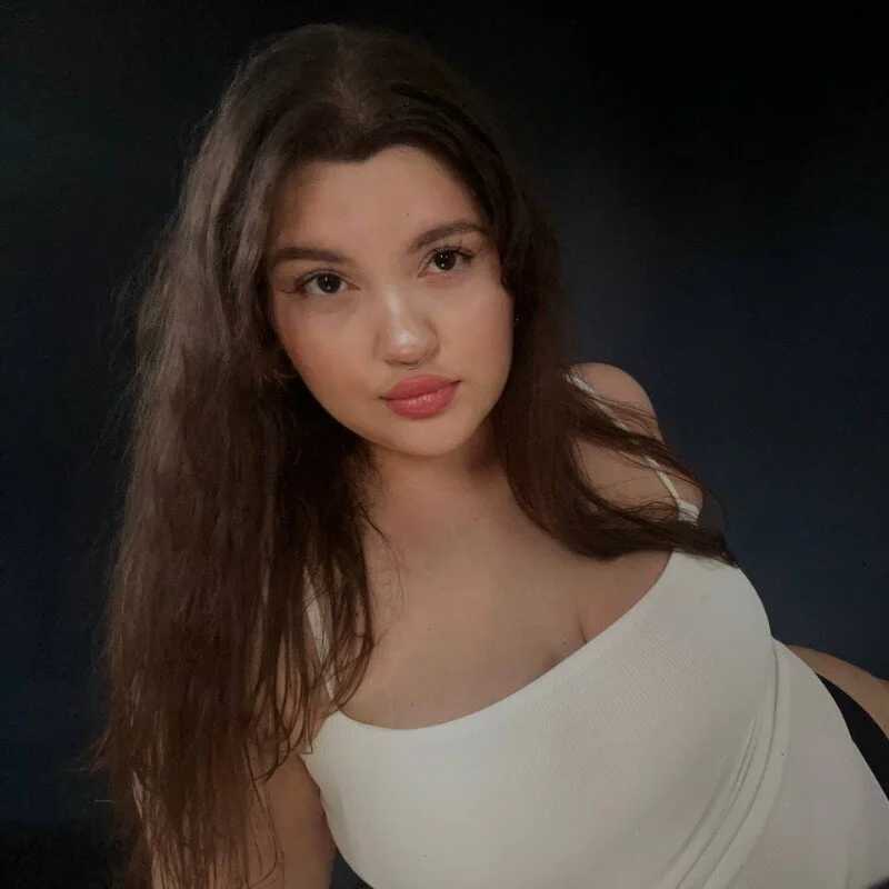 EmilyHude_ — FansOnlyX creator profile