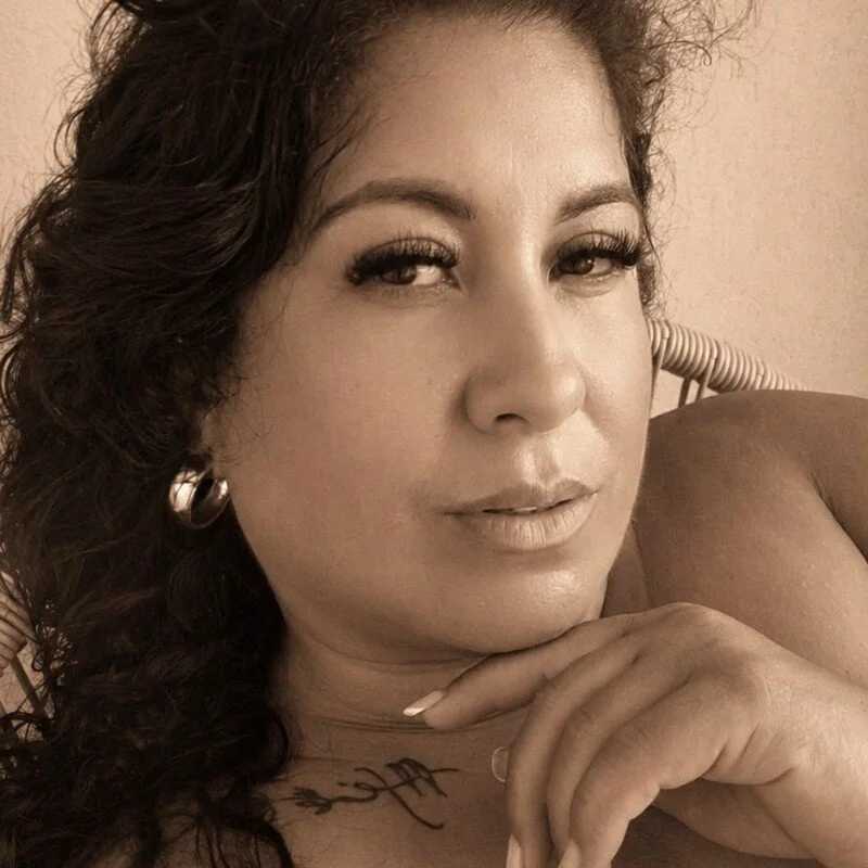 CurvyFireLatina — FansOnlyX creator profile