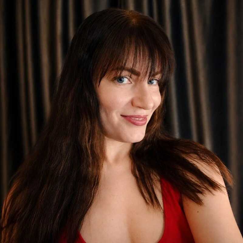 EmmmaLuxe — FansOnlyX creator profile