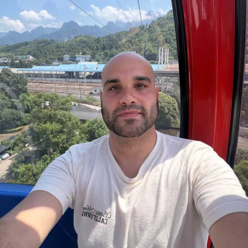 Fonsi7kas — FansOnlyX creator profile