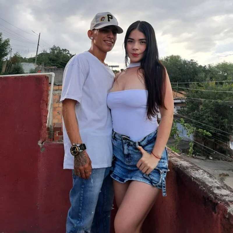 SarayAlexx — FansOnlyX creator profile