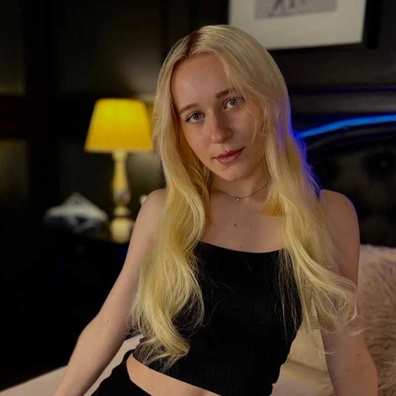 EmmaLaurentis — FansOnlyX creator profile