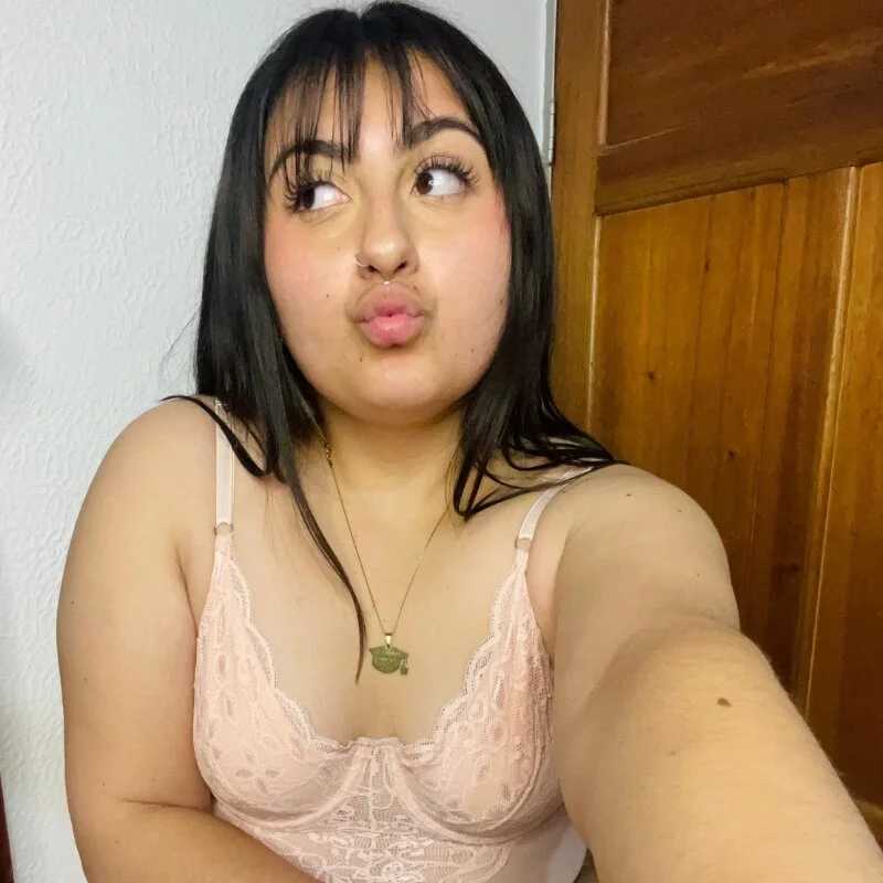 Karo_Velvet — FansOnlyX creator profile