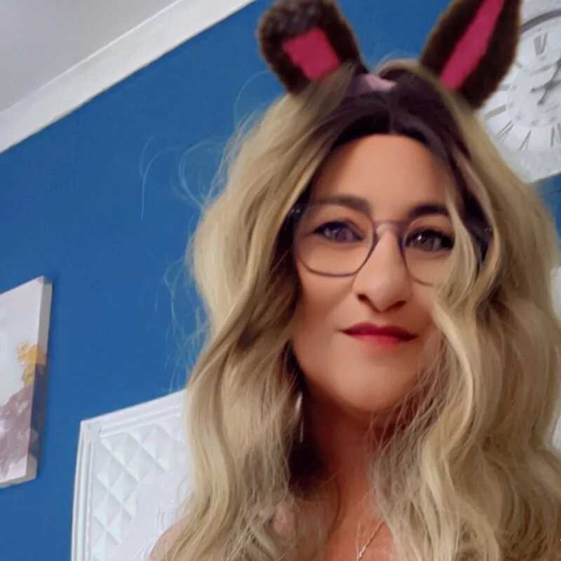 Naughty_Milf_SamiXX — FansOnlyX creator profile