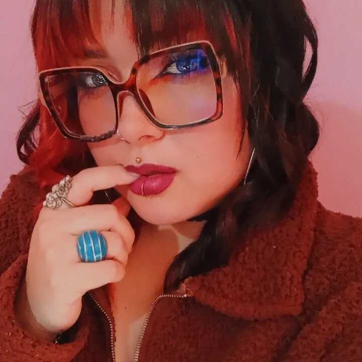 Latina_Curvy2 — FansOnlyX creator profile