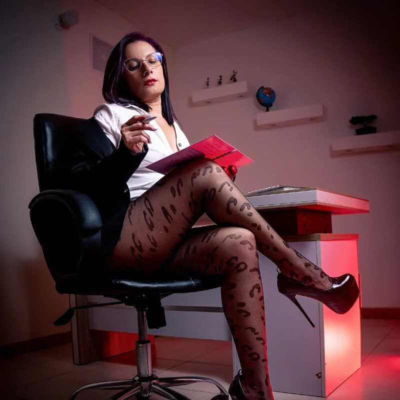 ada_mclaine — FansOnlyX creator profile