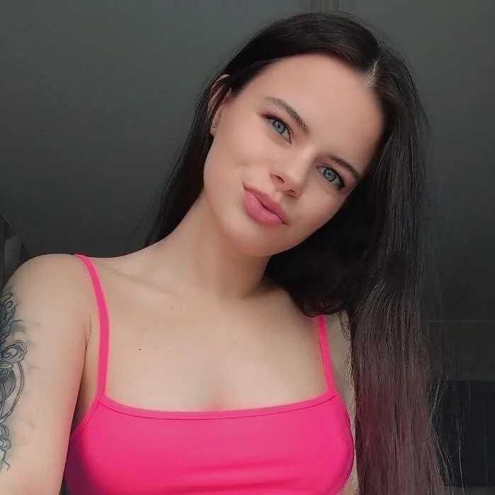 Alanna_Pow — FansOnlyX creator profile