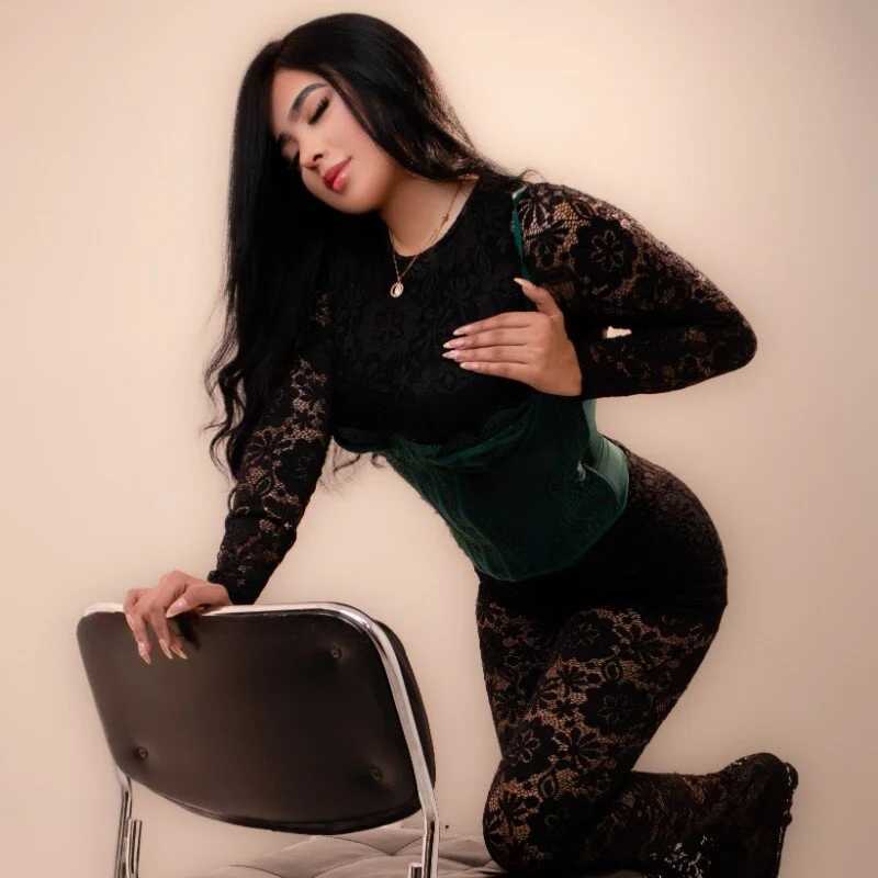 AprilCollyng — FansOnlyX creator profile