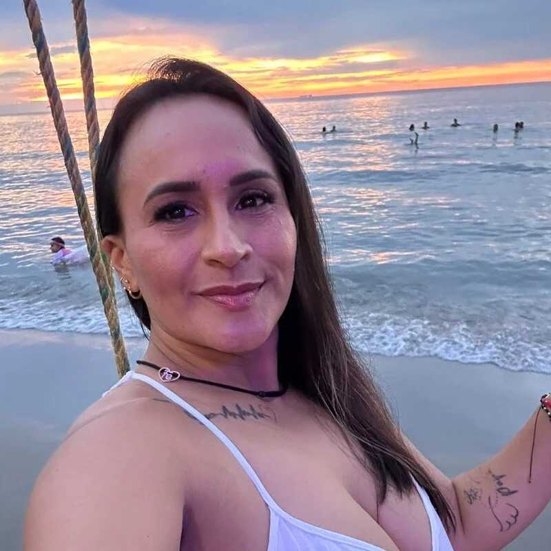 Sara_Charmy — FansOnlyX creator profile