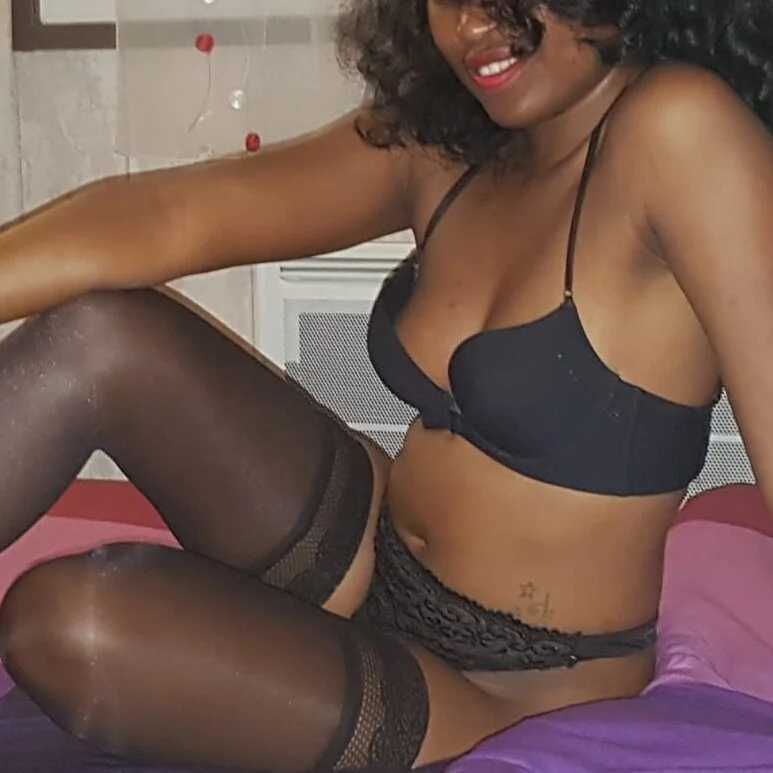 Ebonylolo — FansOnlyX creator profile