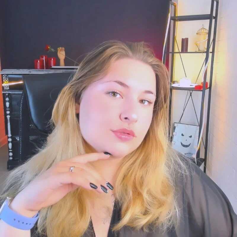 RoxySparksi — FansOnlyX creator profile