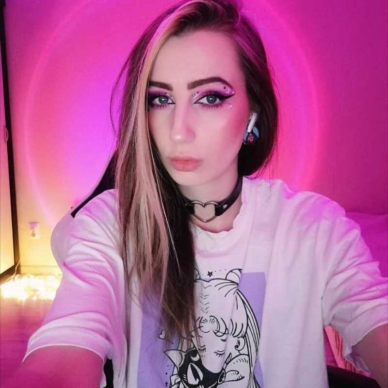 Alica_Mooon — FansOnlyX creator profile