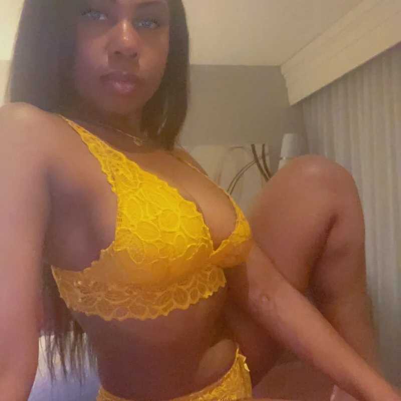 phoebe_monroe — FansOnlyX creator profile