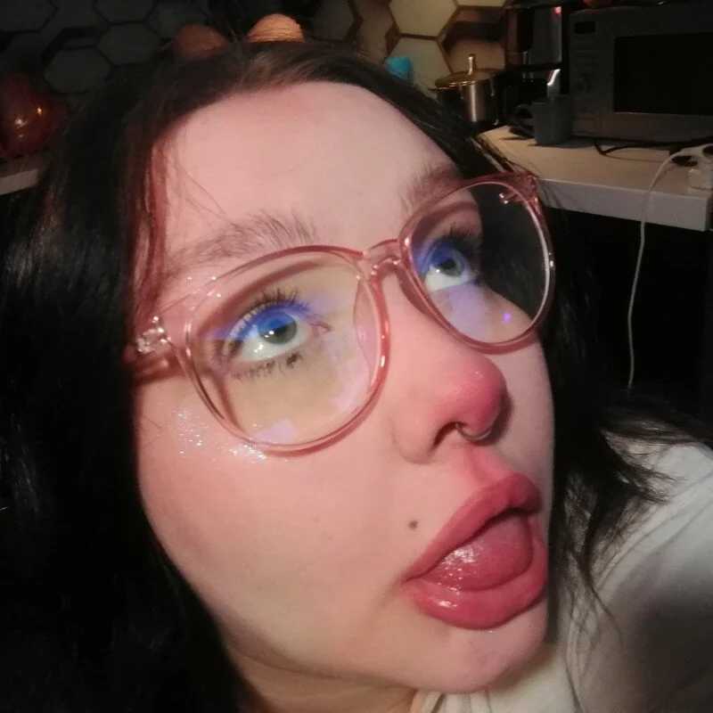 LilyLike — FansOnlyX creator profile