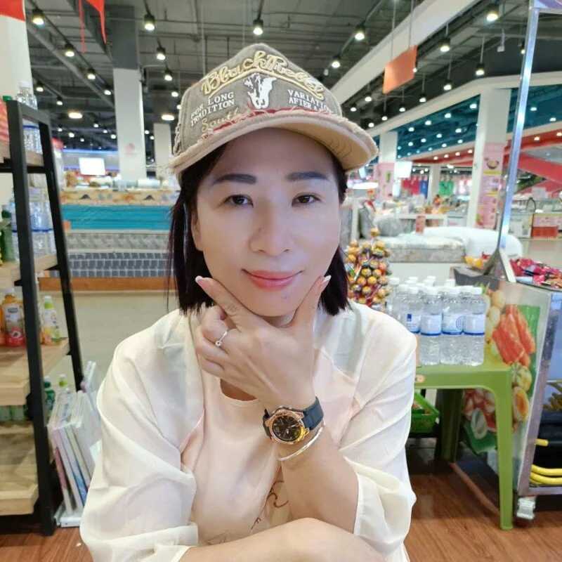 lyly_asian — FansOnlyX creator profile