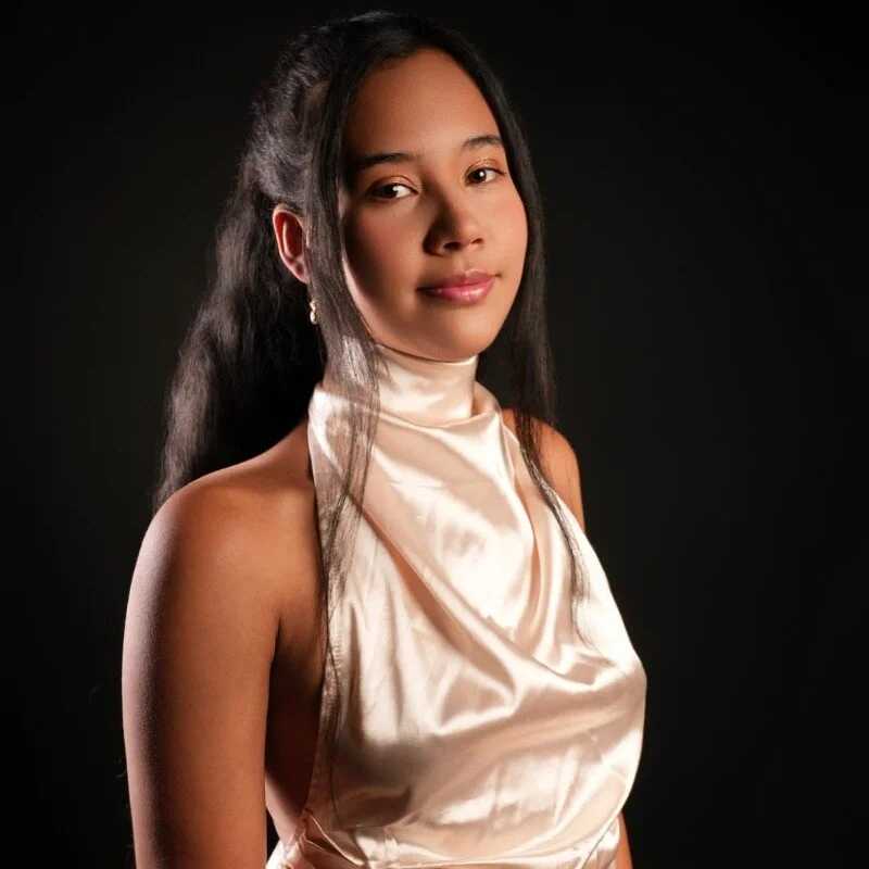 alina_hart — FansOnlyX creator profile