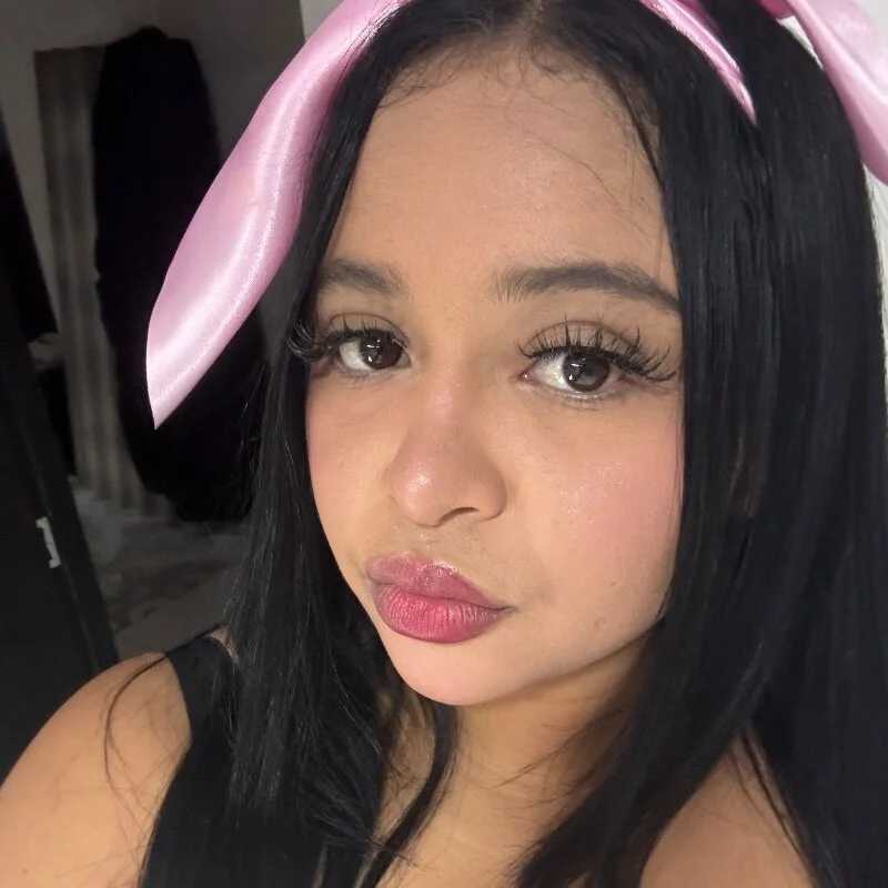 emilyy_r — FansOnlyX creator profile