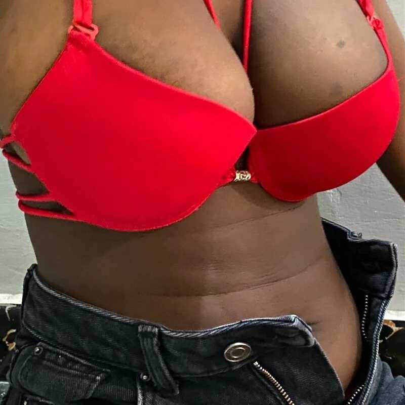 SweetCecy — FansOnlyX creator profile