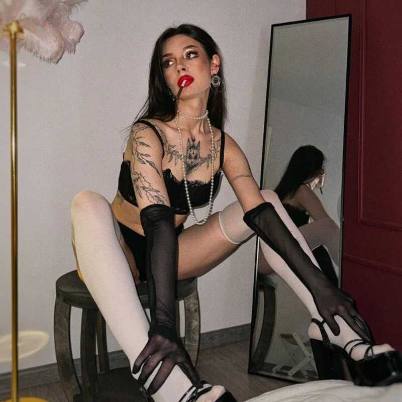 IvyDainty — FansOnlyX creator profile