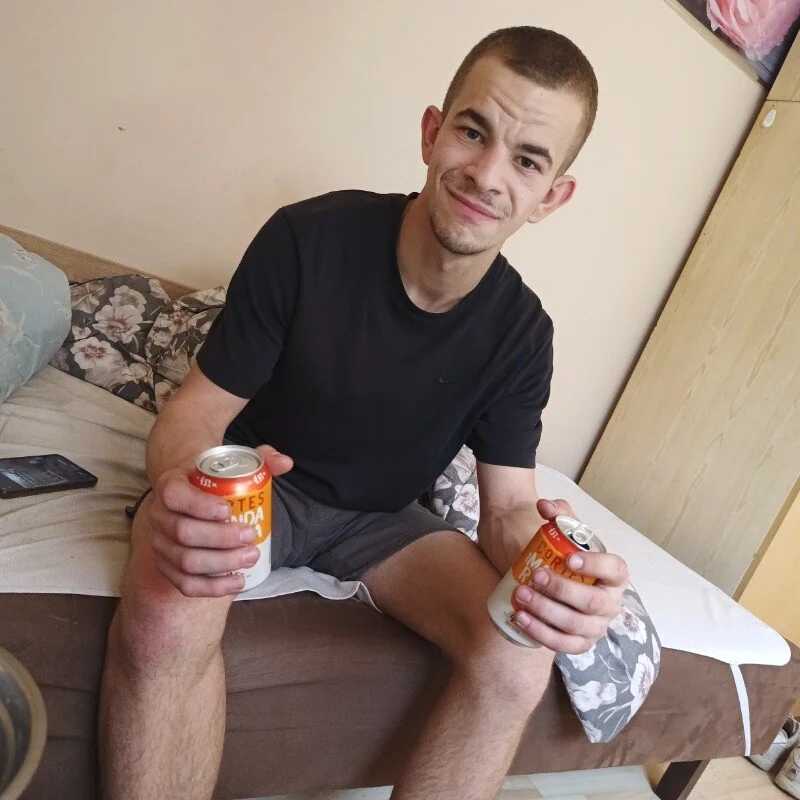 guduszuz — FansOnlyX creator profile