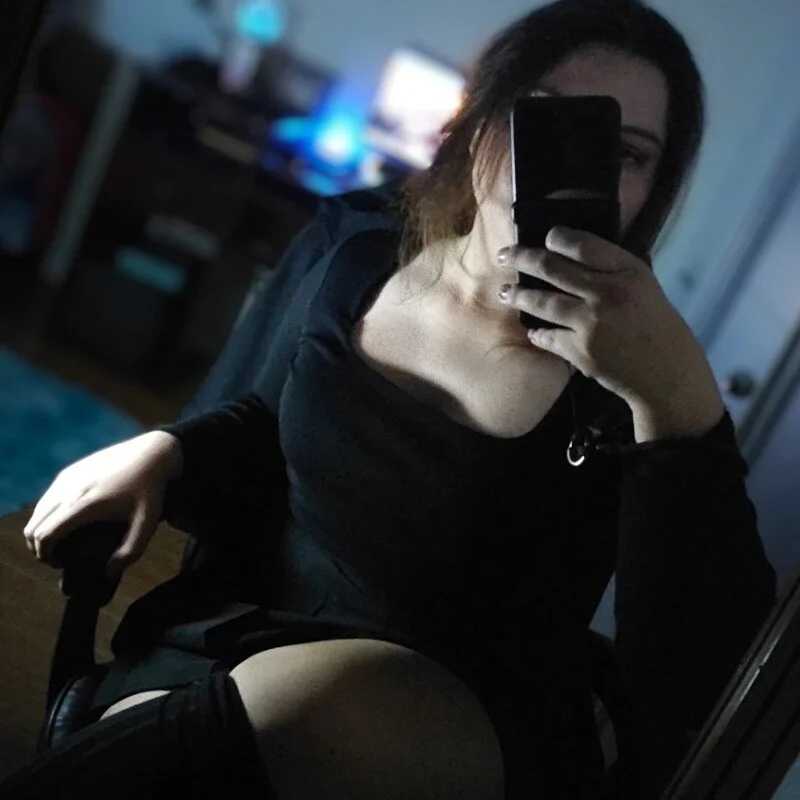 Allis_Wonderland — FansOnlyX creator profile