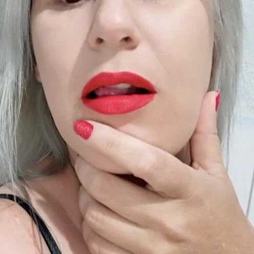 Elaravelaz — FansOnlyX creator profile