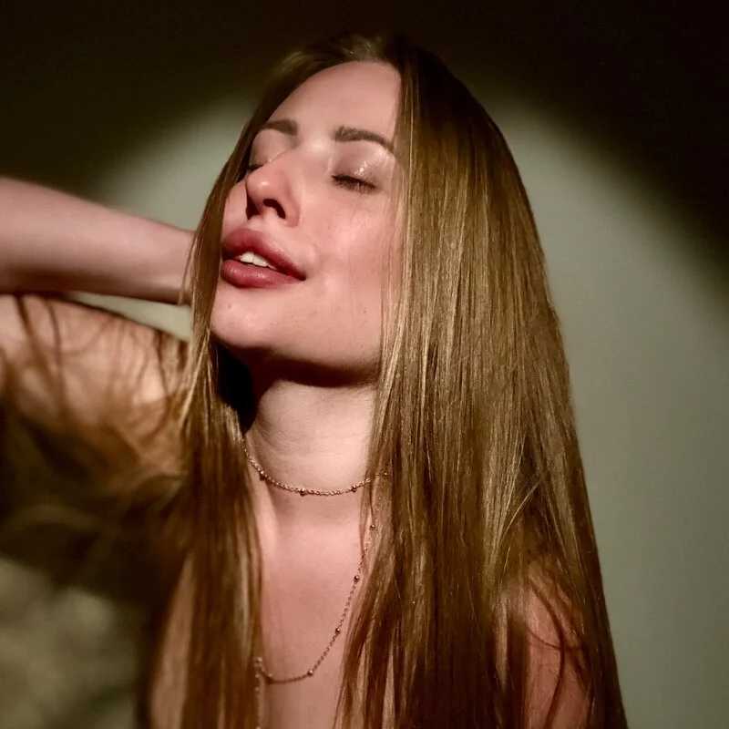 AlisaWhite — FansOnlyX creator profile