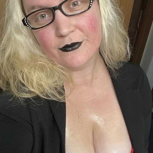 SugarTsunami — FansOnlyX creator profile