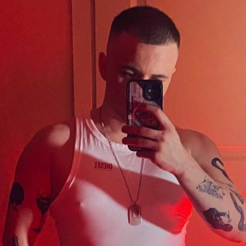 Vers_gay — FansOnlyX creator profile
