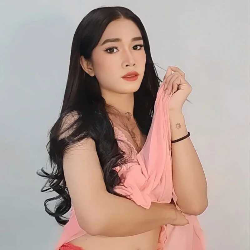 yhanixiee — FansOnlyX creator profile