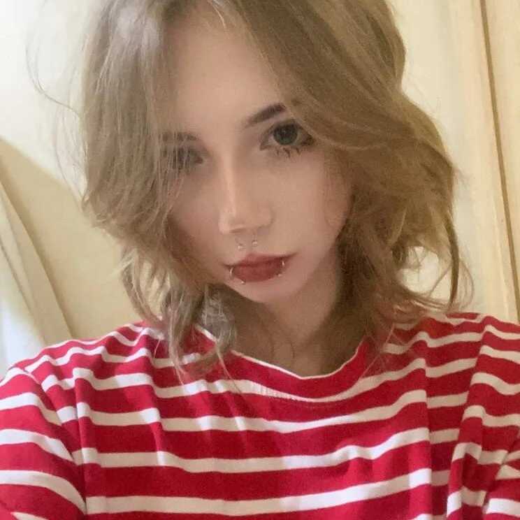 DaniGlow — FansOnlyX creator profile