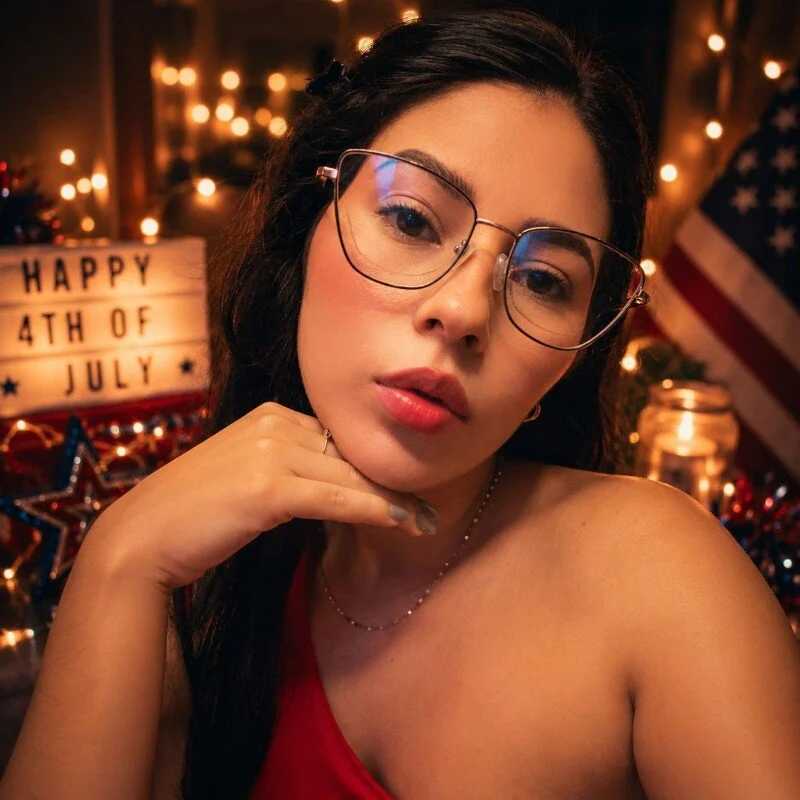 isa_cruzx — FansOnlyX creator profile