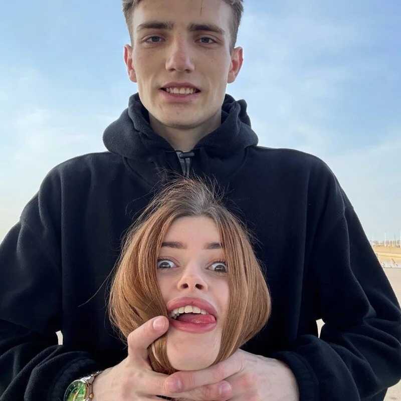 EmiliaCouple — FansOnlyX creator profile