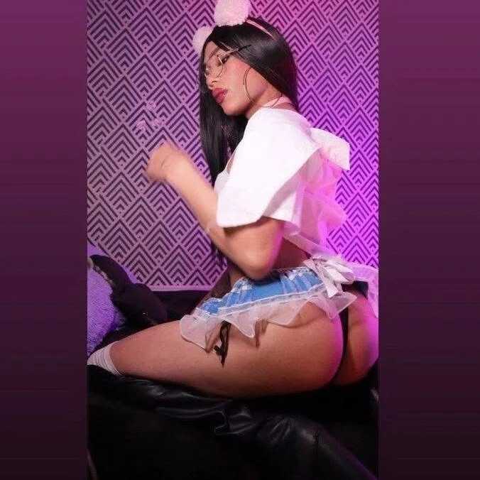 Dafnne-xxx — FansOnlyX creator profile