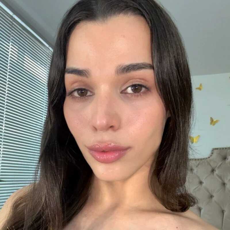 bella_grego — FansOnlyX creator profile