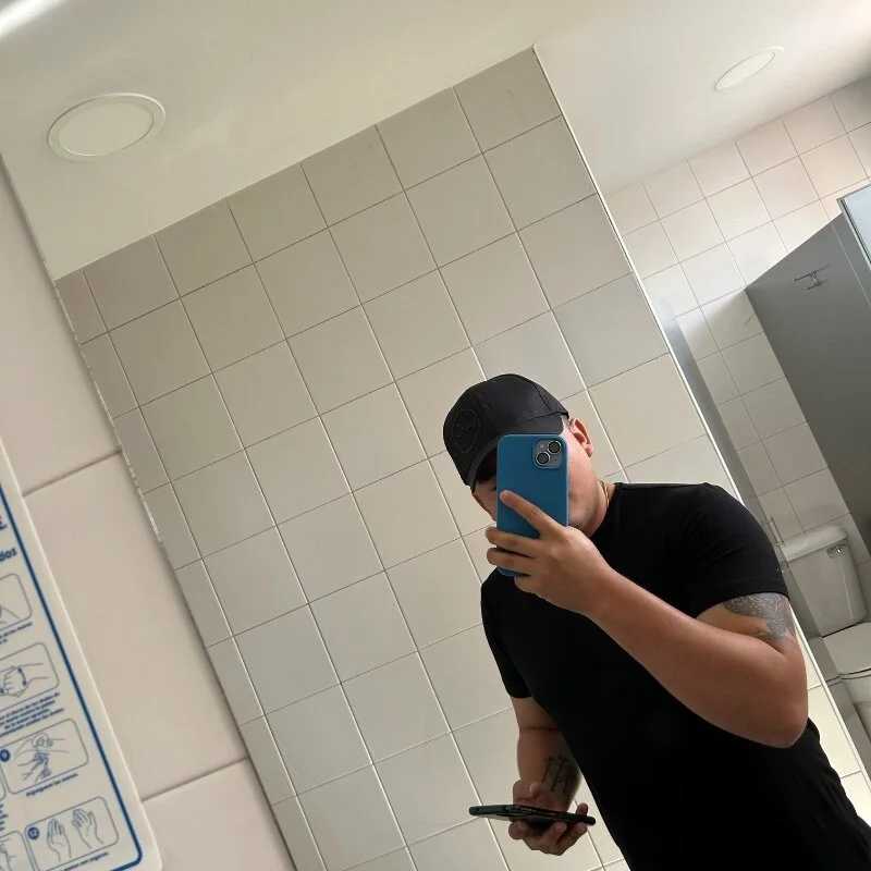 Guyhotfuck — FansOnlyX creator profile