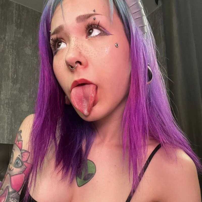 L_oly — FansOnlyX creator profile