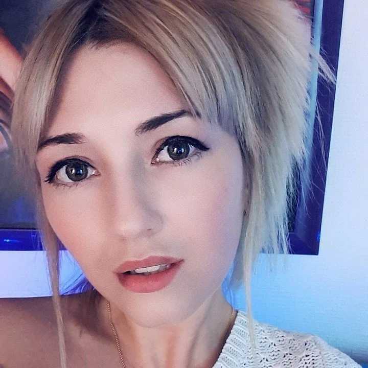HotCarolineXO — FansOnlyX creator profile