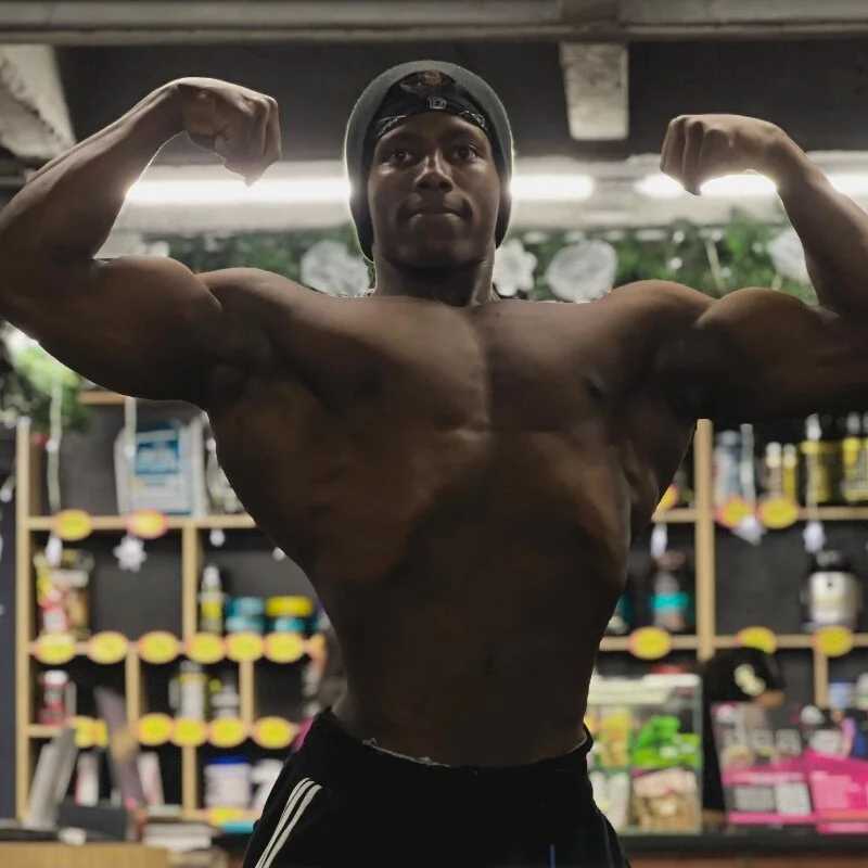 maxmuscle10 — FansOnlyX creator profile