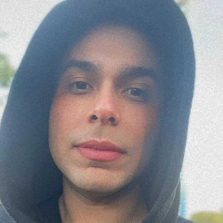 Latin_boy_surprisee — FansOnlyX creator profile