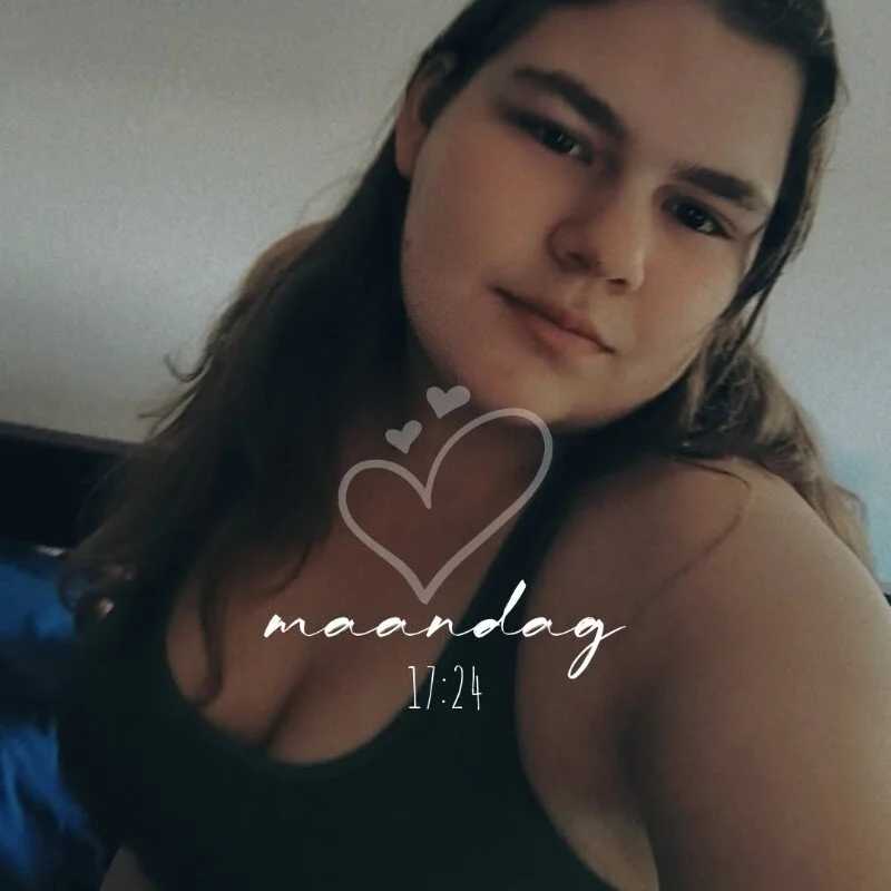 sophie370 — FansOnlyX creator profile
