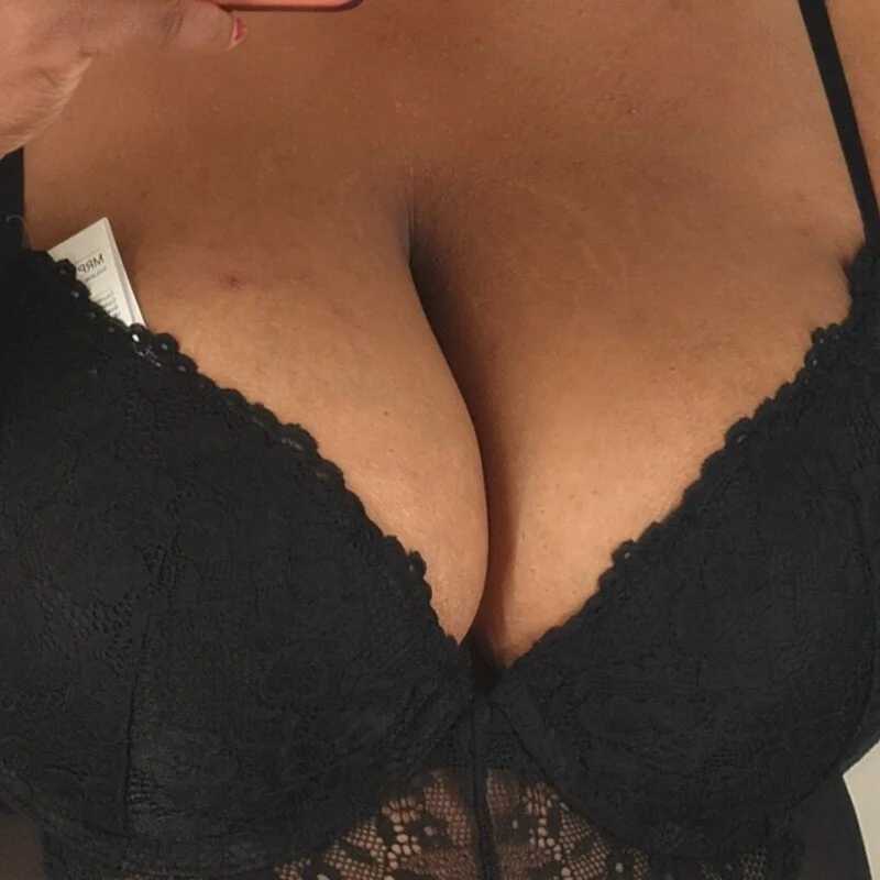 punemodel — FansOnlyX creator profile