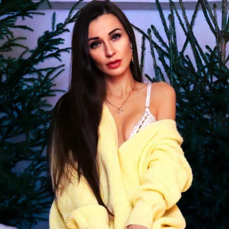 Crystallana — FansOnlyX creator profile