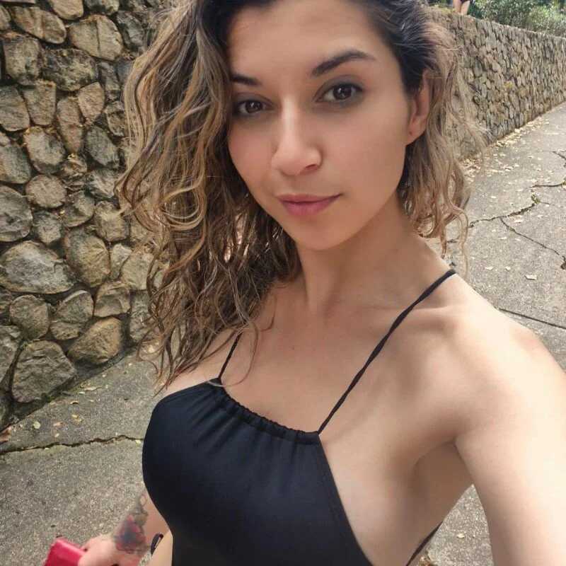 Isabella_varella- — FansOnlyX creator profile